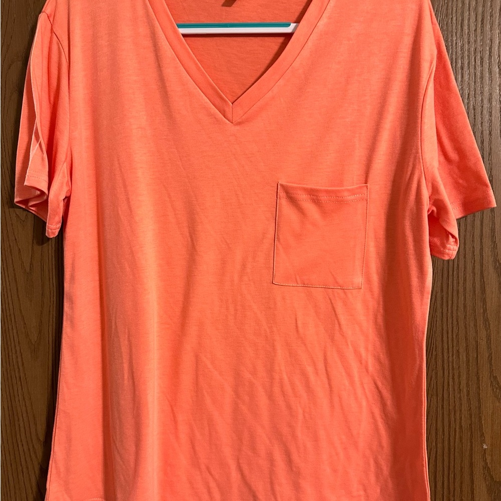 T-shirt XL  Never worn